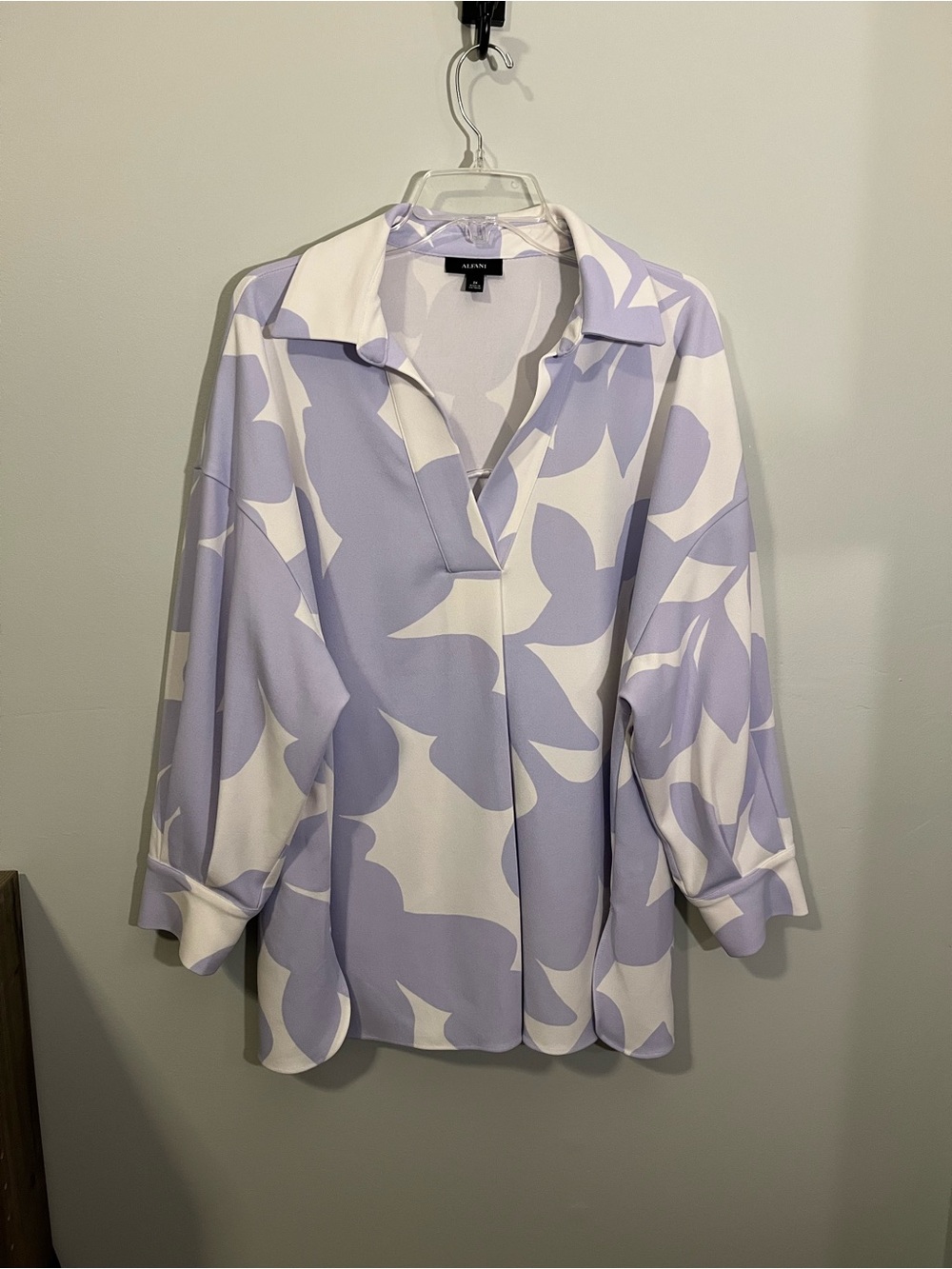 ALFANI Lavender & White Oversized Floral Collared Blouse